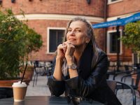 NAD+ para os Sintomas da Menopausa: o Que Mostra (e Não Mostra) o Novo Ensaio Piloto
